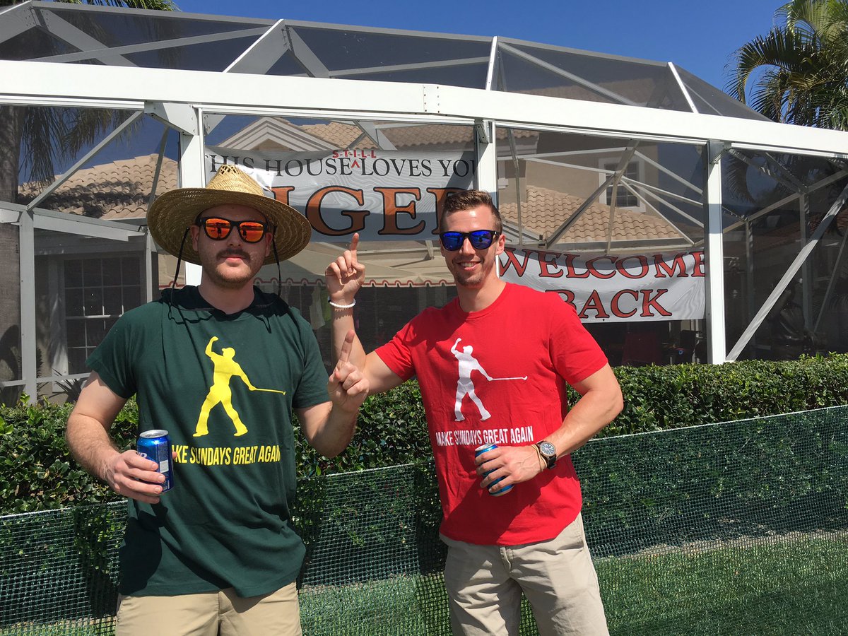 RMcKenna32's tweet photo. My buds @DougyFresh16 @Taylor_Wood9 doing their part to make Sunday great again @ HondaClassic -- @ForePlayPod @RiggsBarstool @BarstoolTrent https://t.co/1jHeHdzDZJ