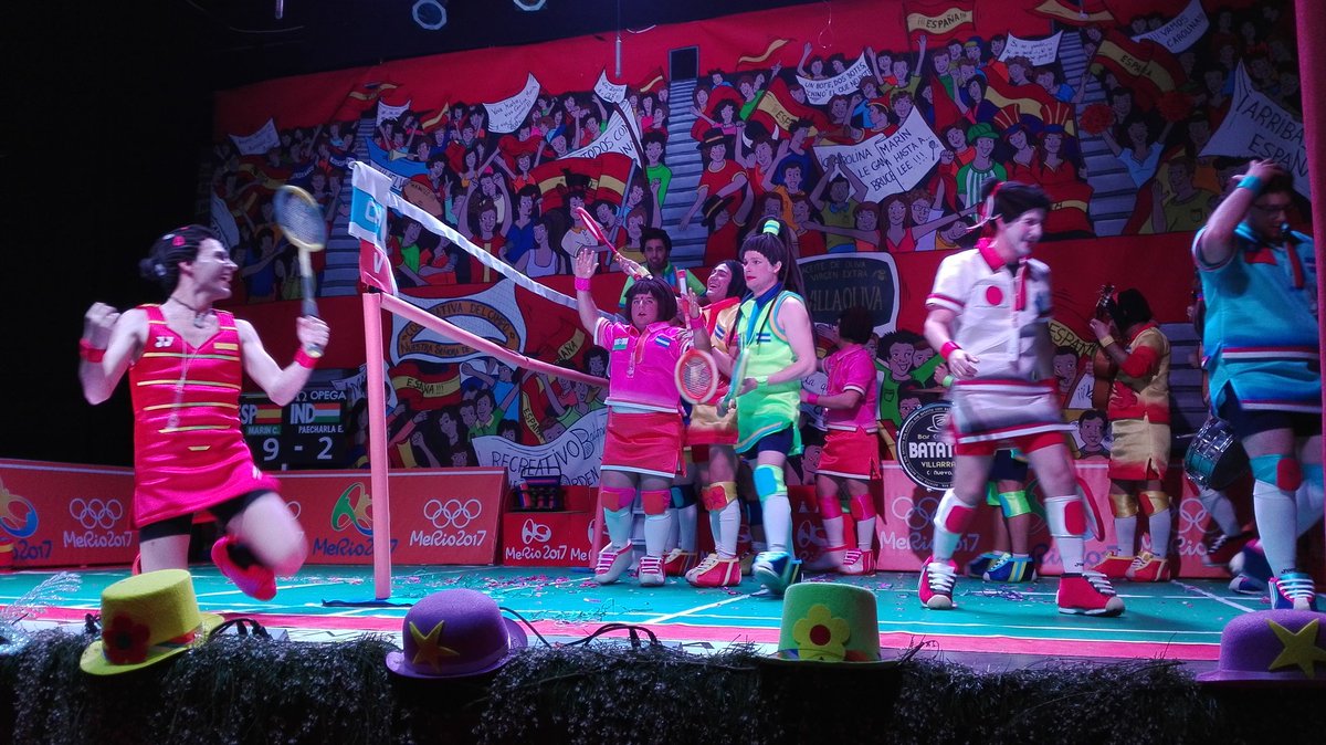 Carolina Marín trae las Olimpiadas de MeRío al #CarnavaldeGines con la <a href="/ChiriVillarrasa/">Chirigota Villarrasa</a> "Este año no gano"