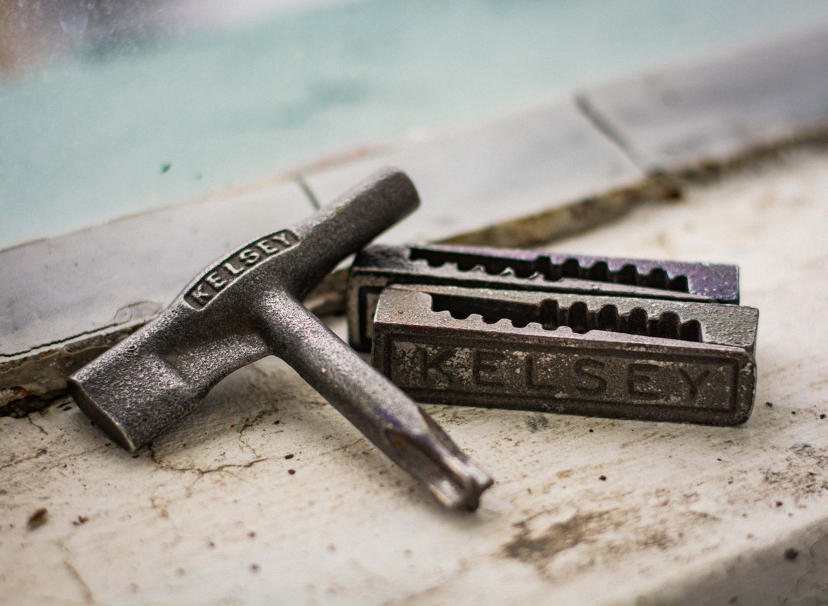 letterpressfilm's tweet photo. Nothing makes cents when your pocket is missing some coins. #printerjoke #lockitup! https://t.co/D1dV3AebYF