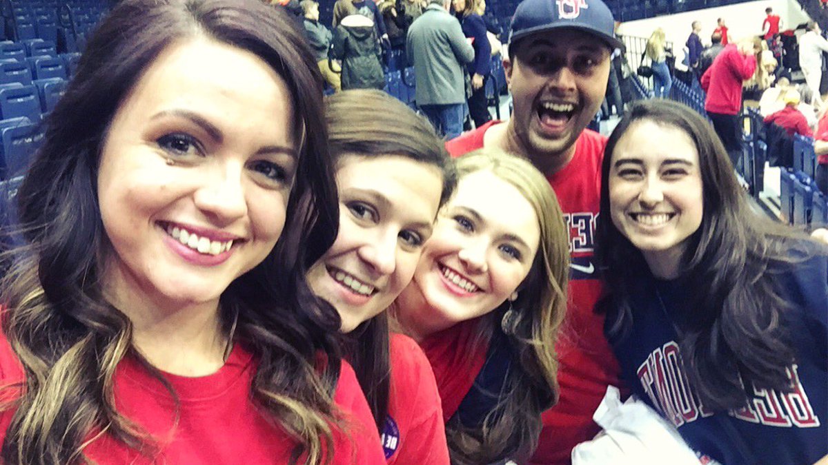 KWoodsonMusic's tweet photo. #selfiesunday at a @GoBelmontBruins game this season in honor of my first homecoming as an alum! β€οΈππ#BelmontTilIDie #BUhome17 https://t.co/Q05raZrdga