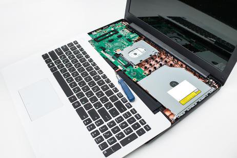 gadgetmd_'s tweet photo. Repairing your computer can be a complicated task. Make sure  all your photos and files are in trusted hands. #computerrepair #technology https://t.co/rG0rIWqJ9g