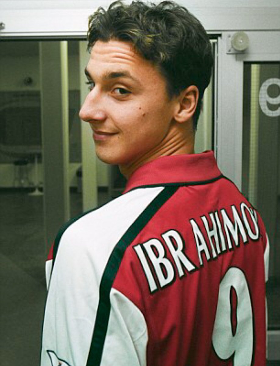 Coral's tweet image. RT to annoy an Arsenal fan