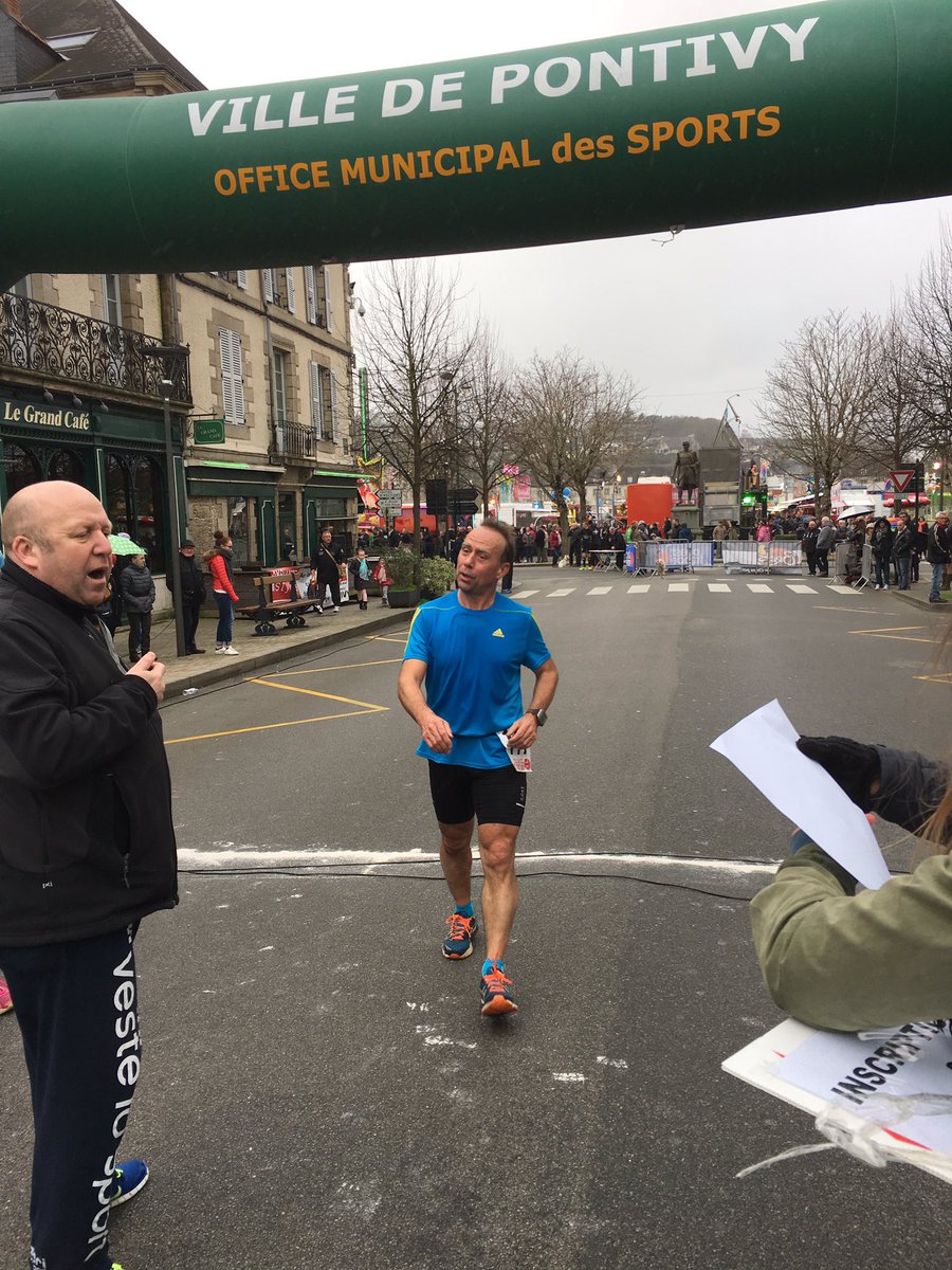 PontivyTria's tweet photo. Foulée du printemps, Sébastien le Cocq, Gautier Hebert et Malo Le Bihan#engiecofely #heleos #renaultpontivy #harmoniemutuelle #SpiukFrance https://t.co/RCSoFltsSu