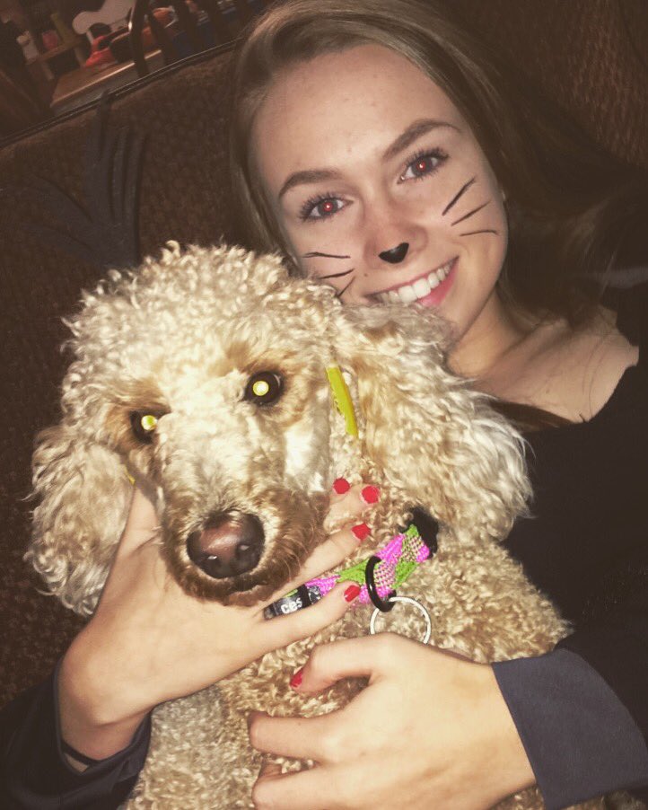 mimi_nelson6's tweet photo. Best friend & cousin appreciation post Bc look how cute she is. π©π #allmine #sorryross https://t.co/OIxM7BdvD4