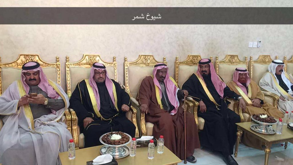 althanyian_'s tweet photo. صور من غداء  
الشيخ زقام الثنيان والشيخ فهد  لشيوخ شمر في ديوانه بقرية ابن ثنيان بمناسبة توقيع اتفاقية شمر للدية ١ https://t.co/RKUISZBbJz