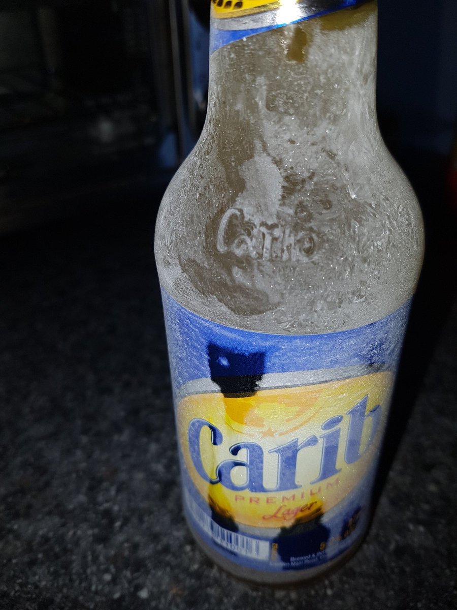 jbestmitchell's tweet photo. Mah @caribbeer looking ashy fuss it cold. #beastlycold #blueandgold https://t.co/pfZ0CFHh5Z