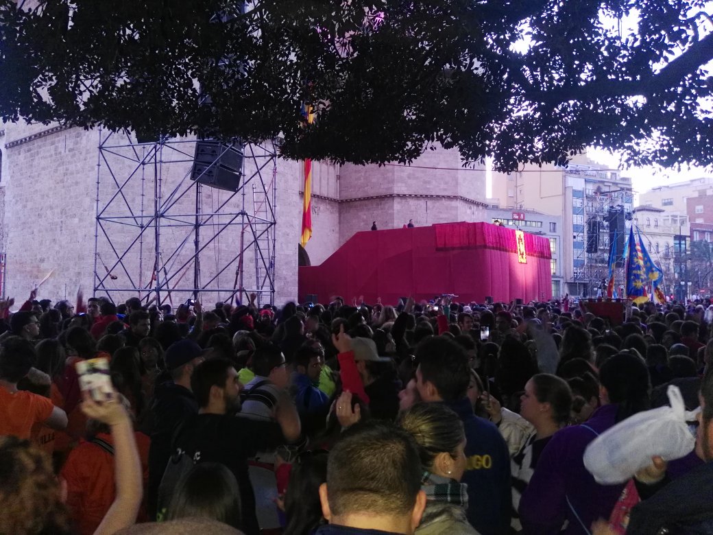 Ja estem en #Falles amics! ☺