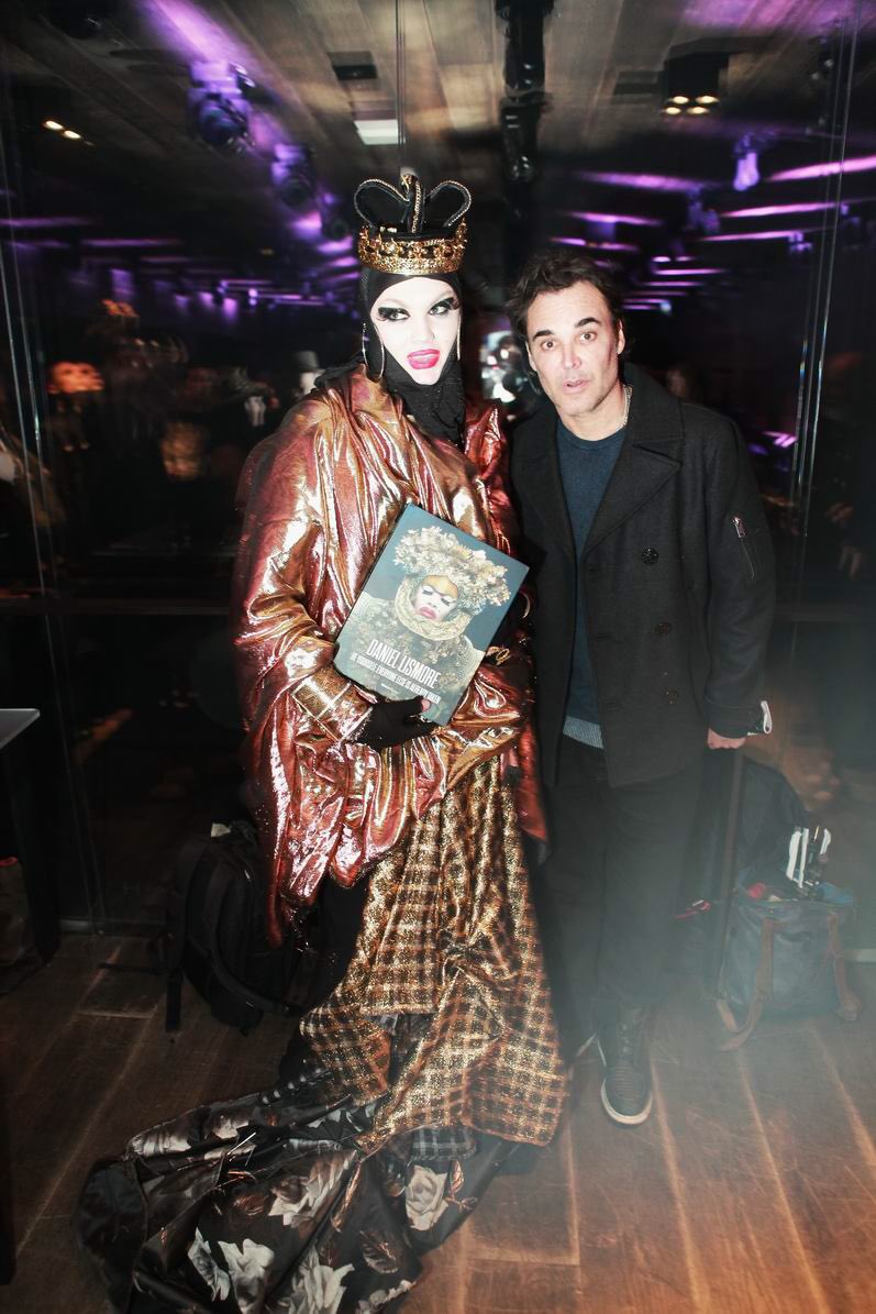 daniellismore's tweet image. Thank you @RareBasic for the mannequins to build my latest sculptures on at my book launch @Rizzoli_Books @EDITIONHotels @HilaryAlexander