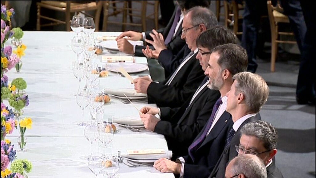 MasterEventsM's tweet image. El sopar del #mwc17 un acte públic no oficial que, en canvi, segueix els principis i normes del #ProtocolOficial