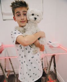 johnnyomoments's tweet photo. @Bentleypuppy I VOTE @johnnyorlando FOR THE #KCAFavViralMusicArtist #JohnnyOrlando We caaan win❤️❤️❤️ https://t.co/4dc743is7j