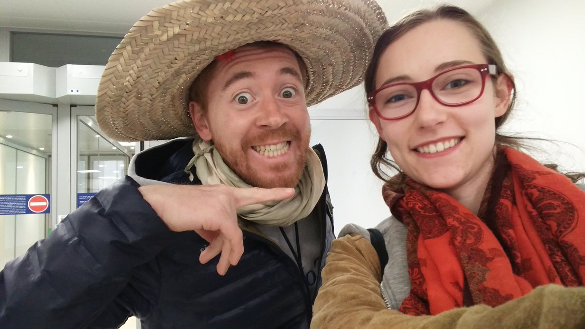leslumen4lt's tweet photo. À Orly en revenant de Marrakech, Caroline notre respo com rencontre le présentateur des JT du @4L_Trophy : @jbgoupil ! #laboucleestbouclee https://t.co/yOLWIdJI9n