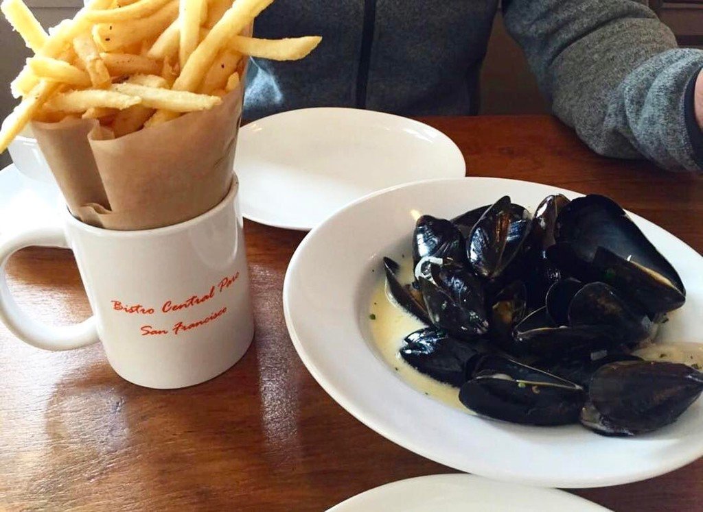 BistroCntrlParc's tweet photo. Moules et frites... Mussels and fries... a match made in heaven.
#bistrocentralparc #topsf… https://t.co/9uIKbcyyhN https://t.co/Ny3USqSShE