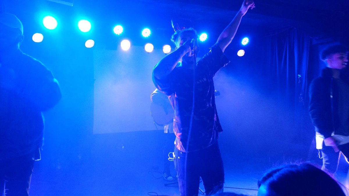 JeremyMaier's tweet photo. #MiCLOWRYlive #MicLowryFrankfurt @WeAreMicLowry you guys are amazing thank you for your performance https://t.co/thIu8Qeo49