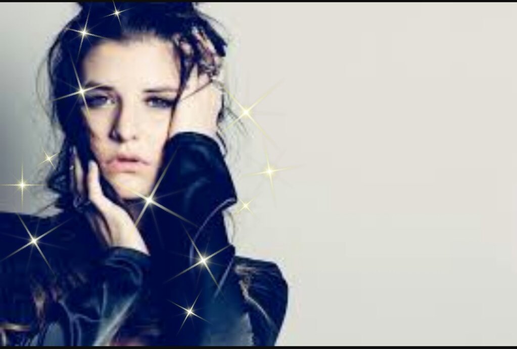 Happy Birthday, Juliet Simms!   You\re a queen. 