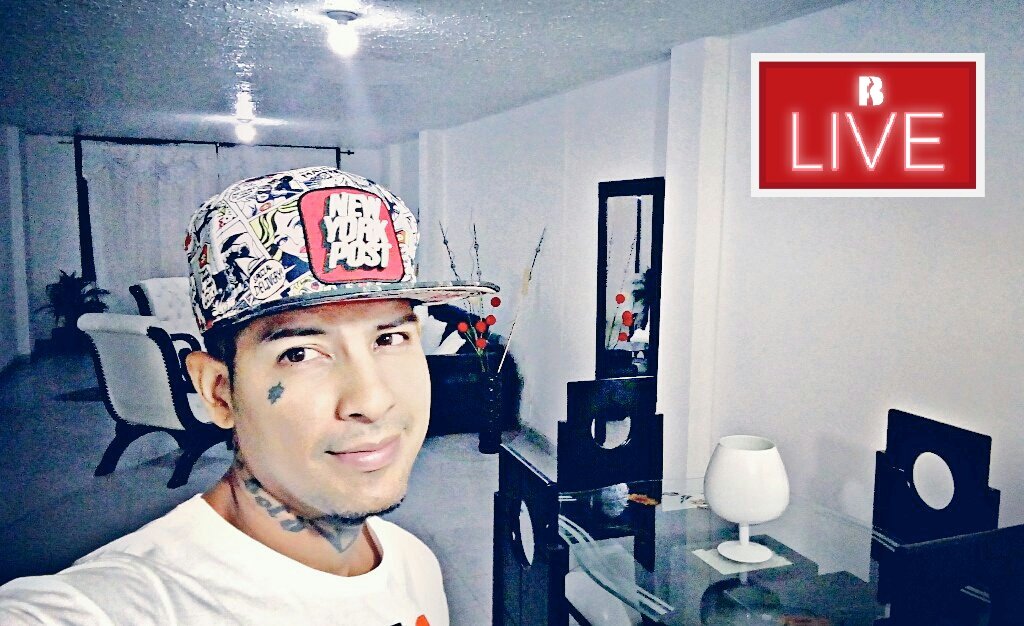 ALEJODJOY's tweet photo. Ningun sueño es pequeño, cuando te acercan a donde quieres estar.
Mi nuevo hogar. #dream #calicity #freelive #home https://t.co/wVqfb055J4