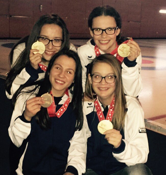 Für Nachwuchs isch gsorgt! Team Flims Juniorinnen Schweizer Meister Liga C 🏆👍 #champion #curling #juniors #guatgmacht #miarsinduhstolz