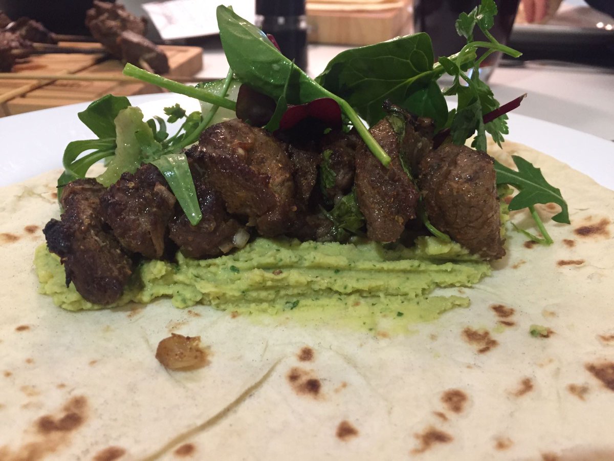 Ann Morris tweet media