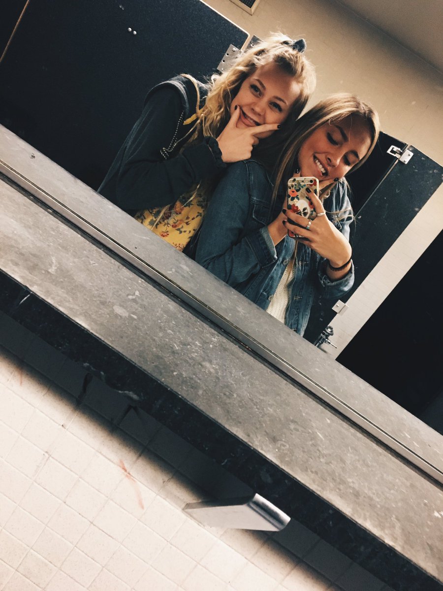 ka_elsie's tweet photo. hbd ameliaaaa 💖 thanks for all of the chats. love you more than you love coach https://t.co/HaR48LzhQ1
