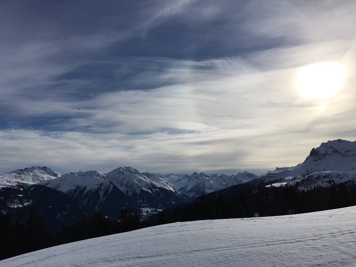 AlFreddy_Meier's tweet photo. #skimo #skimountaineering #heimat #prättigau #fideriser #giraspitz #peace https://t.co/FN8Krkejoc