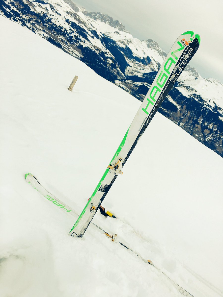 AlFreddy_Meier's tweet photo. #skimo #skimountaineering #heimat #prättigau #fideriser #giraspitz #peace https://t.co/FN8Krkejoc
