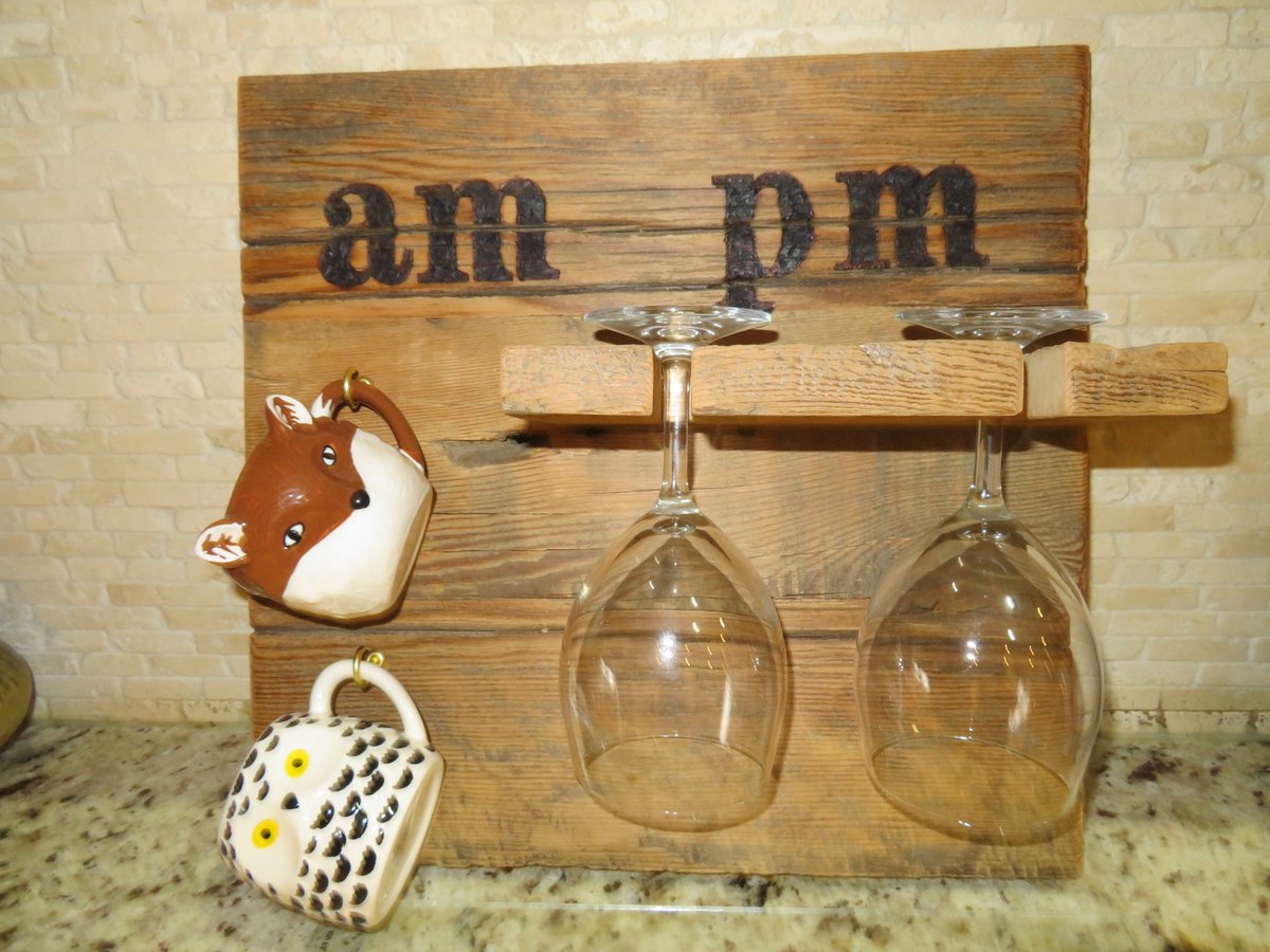 barnboarddesign's tweet photo. what time is it???? #cottage #clock #rustic #reclaimed #wine #timeforwine #coffee #ilovecoffee #ineedwine #howtotelltime https://t.co/gJLNNI5Ti1