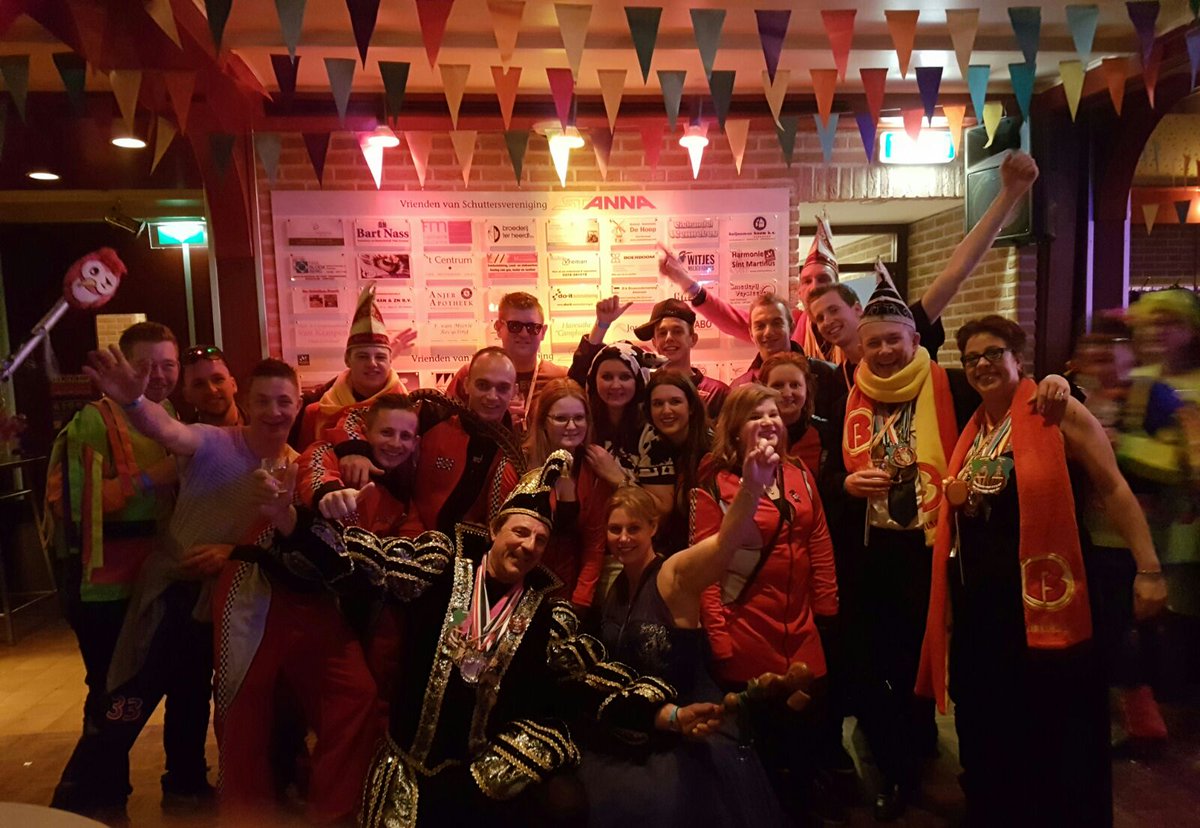 <a href="/schuumneuzen/">schuumneuzen</a> op bezoek bij <a href="/Nachtuulen/">De Nachtuulen</a> 
Mooi!!!