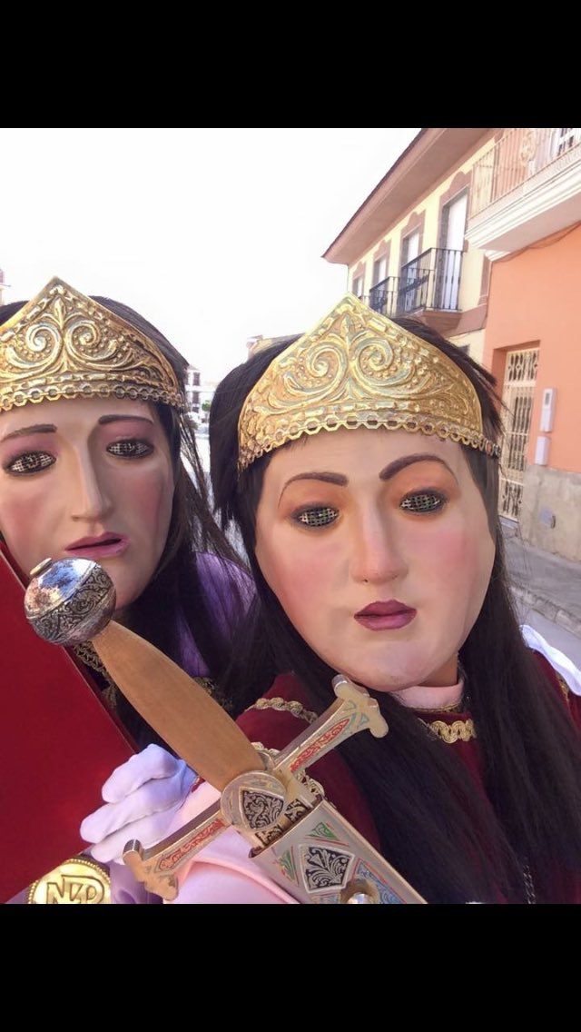 CarmenRFdez's tweet photo. Feliz cumpleaños cuqui @InmaCejas96. Ya falta menos para nuestra Semana Santa https://t.co/n9MudZDgzN