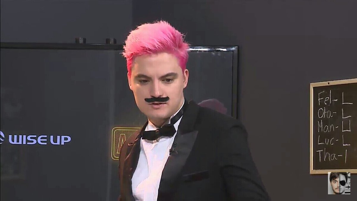 DaySc84's tweet photo. 😂😂 @felipeneto #ALiveFNOscar 
 para.. 
Nossa cara Vc é de maiiiis 
Agora combinou com tudo https://t.co/vh0r2o9AQw