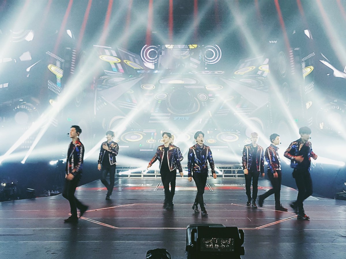 xingxingbubu's tweet photo. The PCD is real!!!!  #EXOrDIUMinManila #EXO #postconcertdepression #IniirogKitaBes #OurLoveIsUnstoppable https://t.co/9DKC7MXlbE