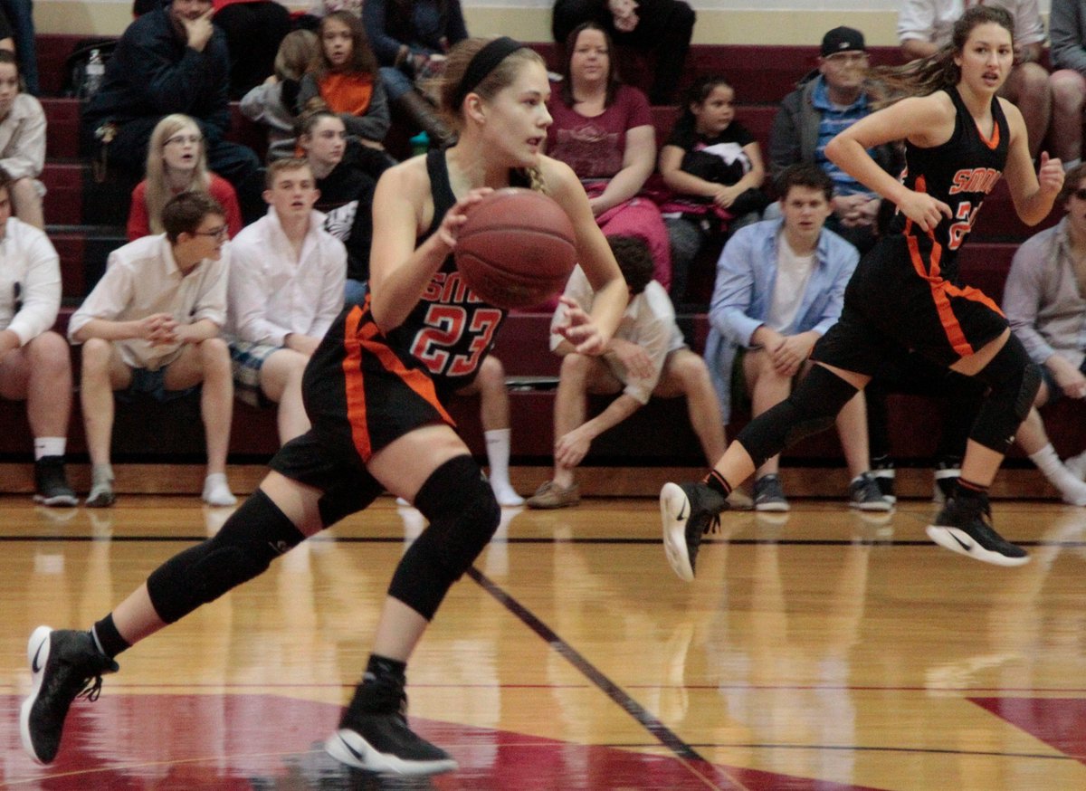 ChrisDuderstadt's tweet photo. Hannah Black scored a career-high 20 points (five 3-pointers) to power SM Northwest past SM North on Friday, 55-39.
https://t.co/e3Fy6NGkDl https://t.co/HVxTcWd8dJ