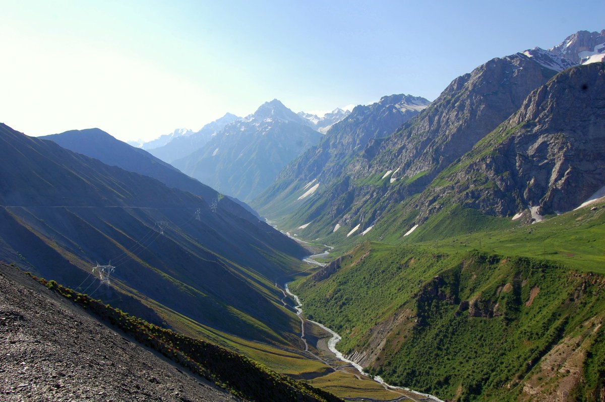 abdullaev's tweet photo. In regards to the current #Anzob, in May it should look like this. #Tajikistan https://t.co/jA8uGreFsY
