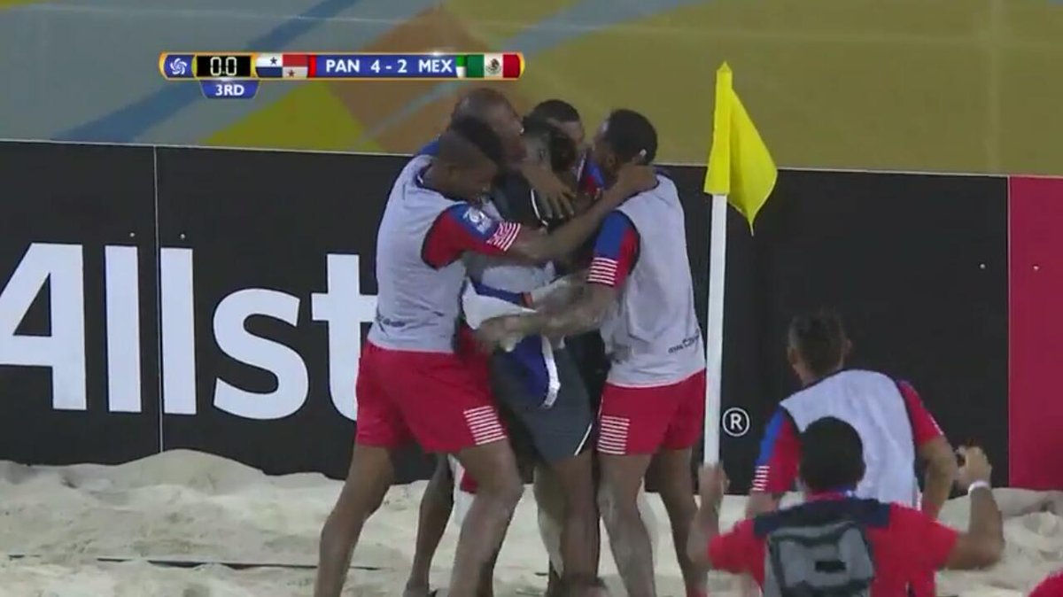 SomosLaSele's tweet photo. RT a este Panamá 4-2 México... Los Reyes del Fútbol Playa. #SomosLaSele https://t.co/cMrRYG4ntc