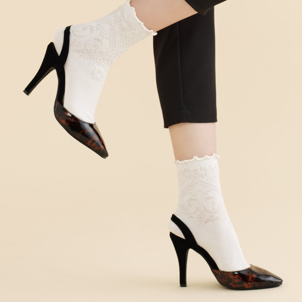 チュチュアンナ Na Twitteru 春の ちょっと大人の靴下 そろってます 春にぴったりのカラーや透け感 レース 風の花柄が浮かび上がるフロート編みのデザインなど大人可愛い靴下がたくさんそろってますよ