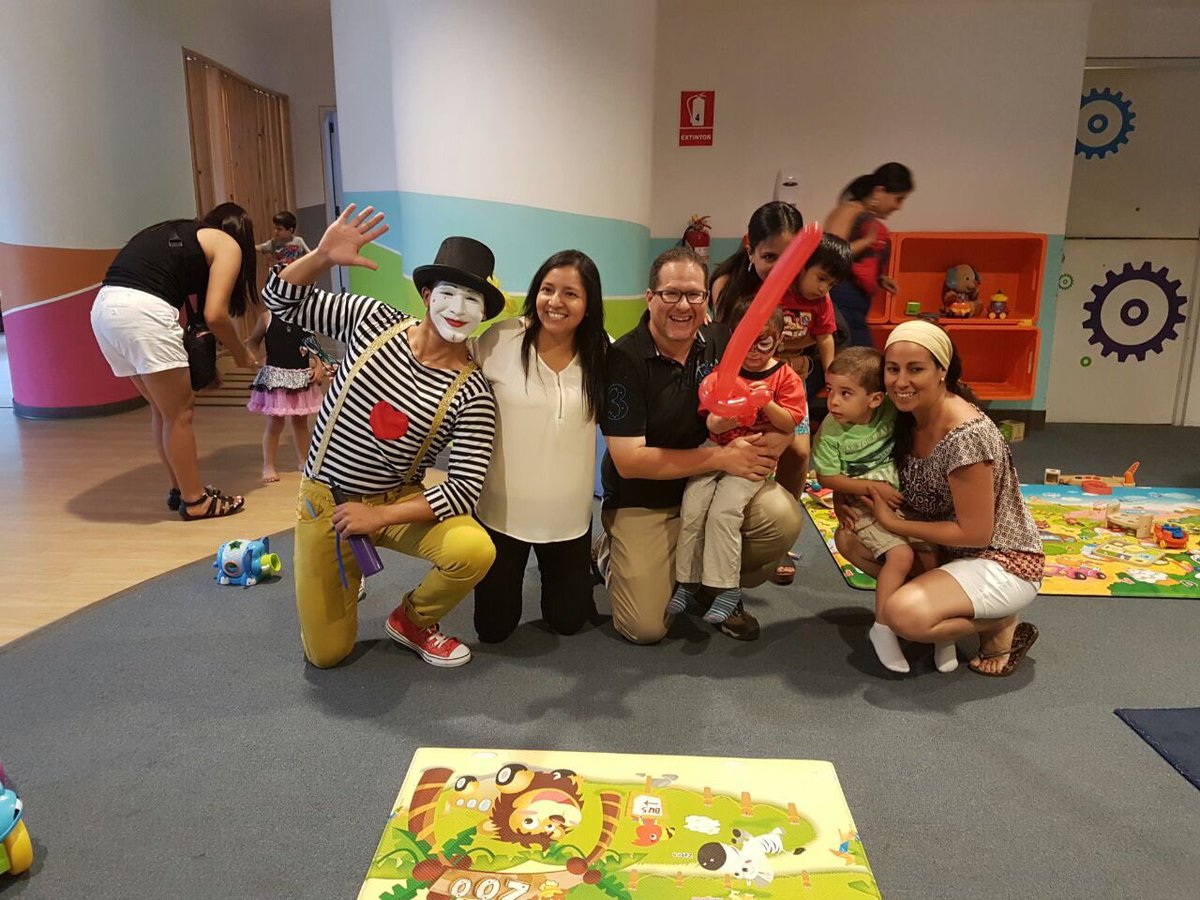 magicogato's tweet photo. Hoy show de magia #MagoEdu y anfitrionaje infantil con nuestro divertido MiMoFer! #MágicoGato #Magia #Niños en #LaPlazita #ElPolo https://t.co/k3AOLgUyJQ