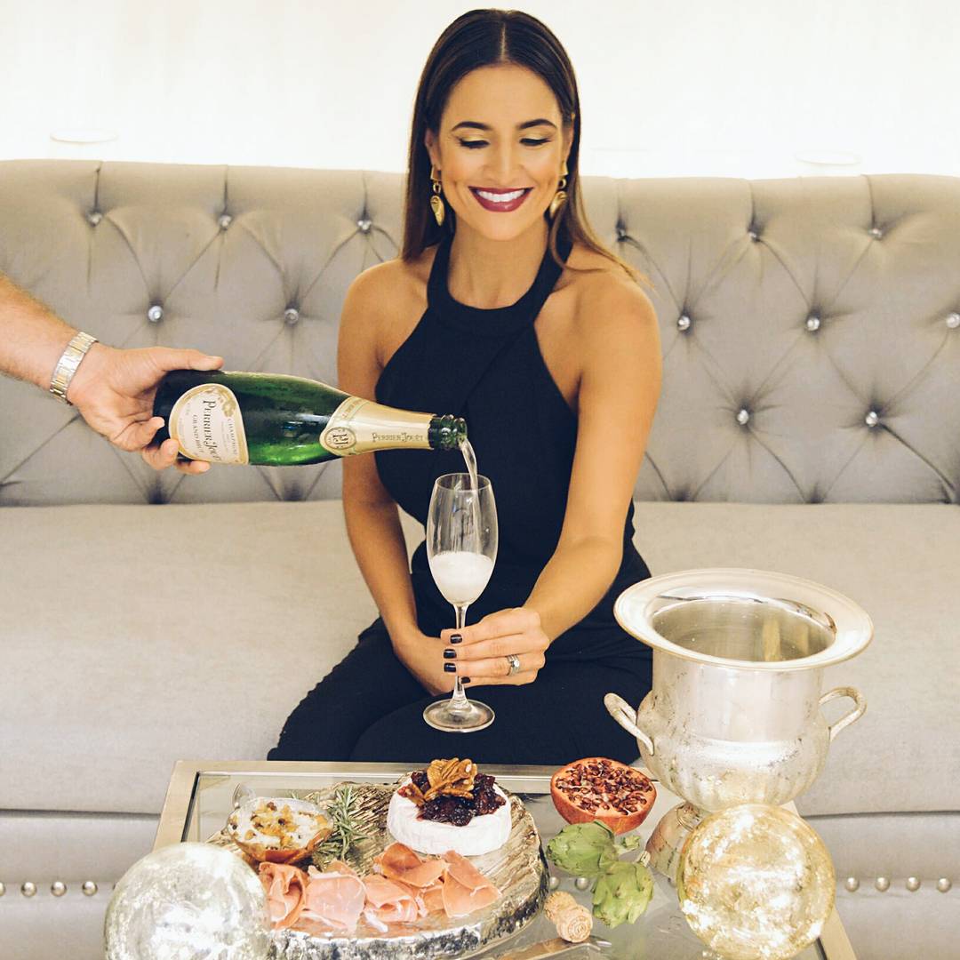 lamarissrd's tweet photo. #Oscars ready. #champagne #inbubbleswetrust. 8 things you should know about the Academy Awards at my IG account😙 https://t.co/e1JmA9dXKT
