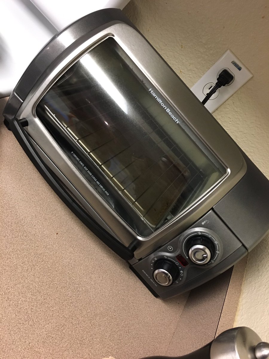 kevzTV's tweet photo. Shout out to @MENACE for making me feel like a sultan. @TheWoodyShow #ToasterOven #KingInHisCastle #The1Percent #Allin #YouKnow #Riiiiip https://t.co/Ze7TJ7gS6u