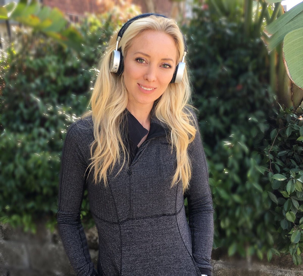 DiskinTech's tweet photo. Mega Flash Sale on Diskin Wireless Headphones while supplies last #Amazon #DealoftheDay #Trending #Oscars #fashion: https://t.co/nf2Wl8mUyR https://t.co/BE2rZvwOAR