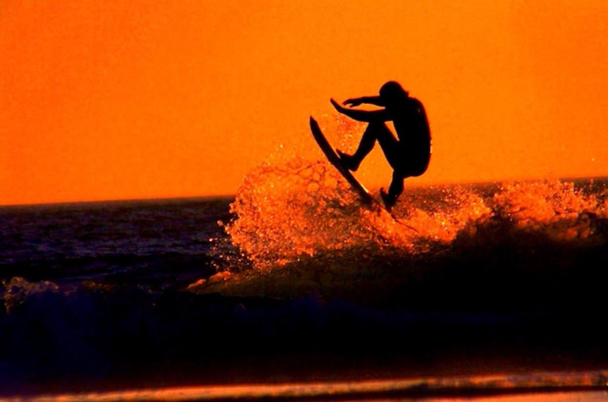 JustBonesBW's tweet photo. #SunsetSurfing #BestWaytoEndTheWeekend #SurfLife https://t.co/JgPOPCwtgM