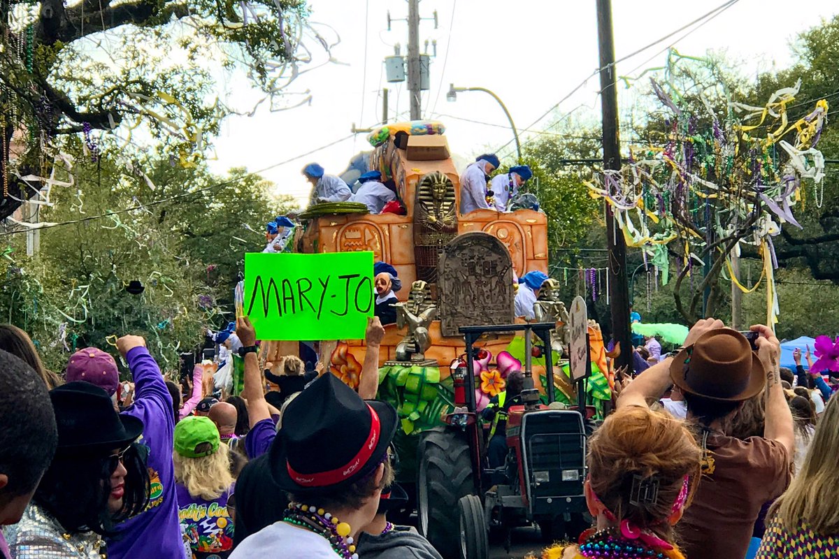 CJLeBlanc's tweet photo. MAAAAAARY-JOOOOOOO! #MardiGras #throwmesomethingmista @VisitNewOrleans @YandR_CBS @CBSDaytime #YR https://t.co/KbkHfXUuBY