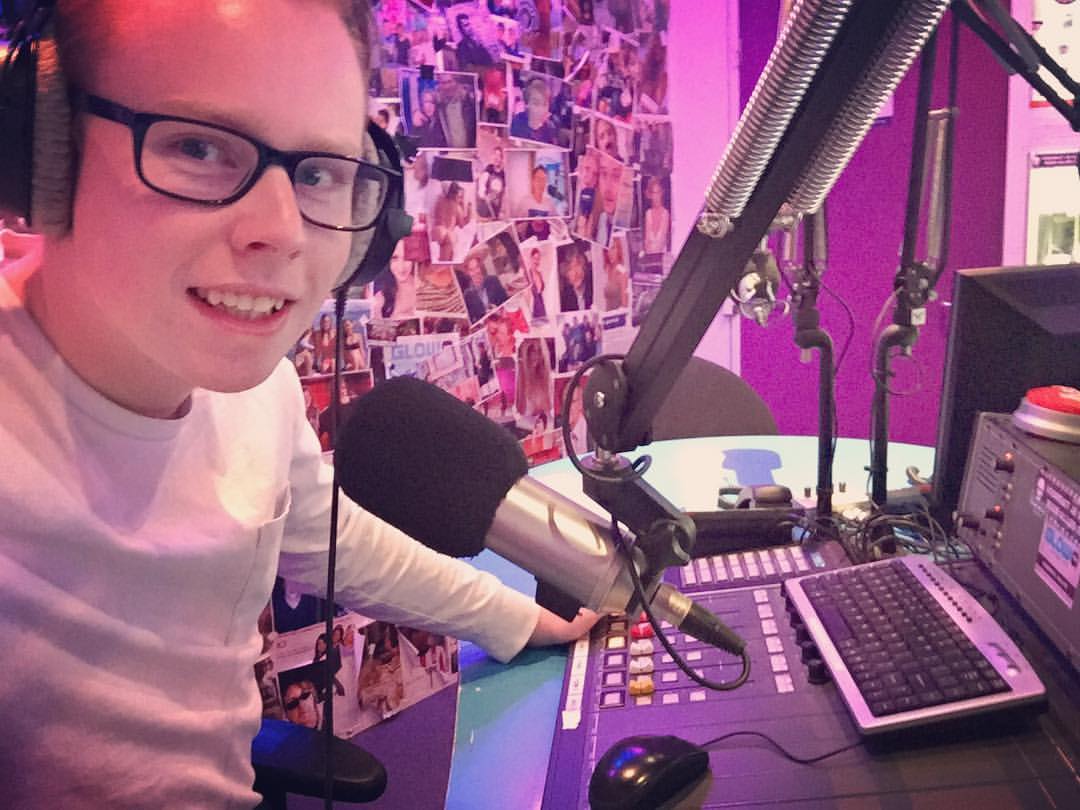 glowfmradio's tweet photo. Van #Lampegat naar #Doldorp kun je ook dronken plannen. Vet handig tijdens #Carnaval! https://t.co/EilhMlXh5G #GlowFM @MichielZwartepo https://t.co/Z0XhFKPeWC