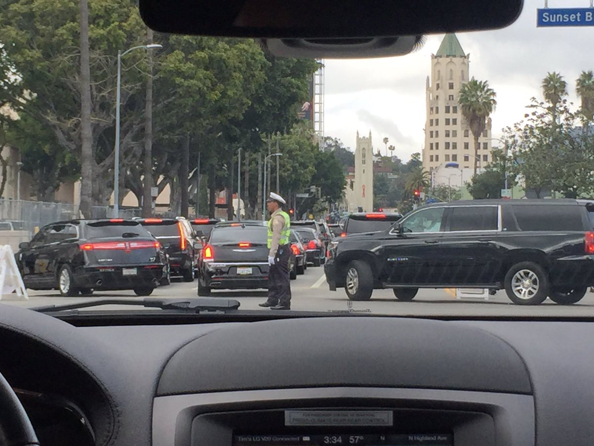 Queuing. Limo queuing so no hardship. Getting verbally abused by these dudes. Tinted windows helpful. #Oscars <a href="/WataniFilm/">Watani Film</a> <a href="/ITNProductions/">ITN Productions</a>