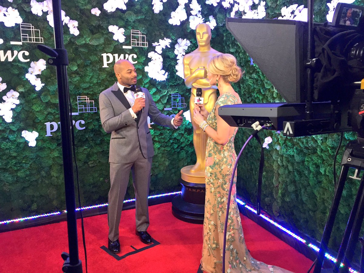 PwCUS's tweet image. &quot;When you have a voice, stand up and put a purpose forward,&quot; says @hamiltonmusical lead @brandonvdixon on the #PwCRedCarpet