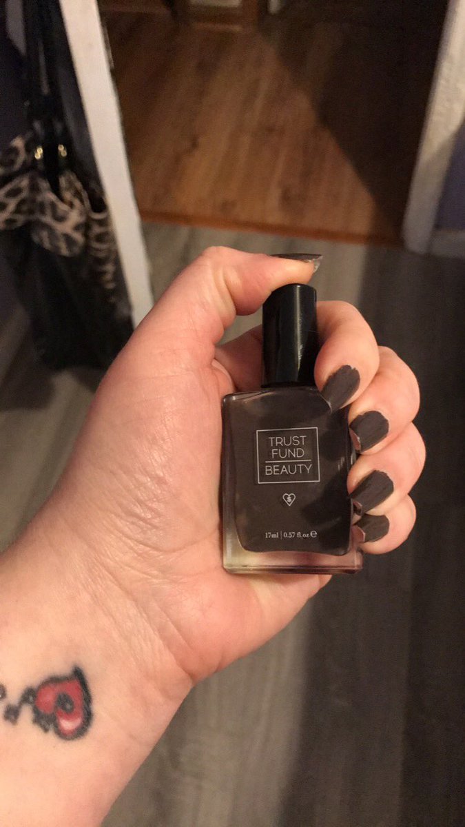 Samantha_1713's tweet photo. $12 Latte by @TrustFundBeauty in my @ipsy glambag. 💅🏻 Hooray for cruelty-free nail polish. #ipsymuchlove https://t.co/j8eq3SVNMU
