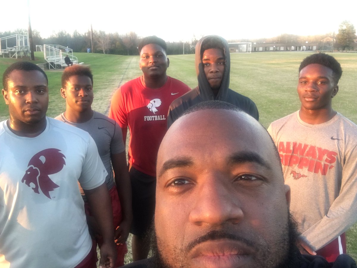 86raw_'s tweet photo. Top Rated Family ๐ฏ #CoachDez https://t.co/N1nvrSBRXA