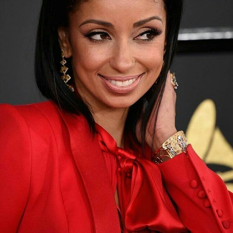dreams711's tweet photo. @Regrann from @stylandstore #Mýa looking #Flawless in a custom made #STYLAND #RedSuit #TheGrammys @myaplanet9 .. https://t.co/HIU8JM2bT3 https://t.co/Exz4MI7u3x