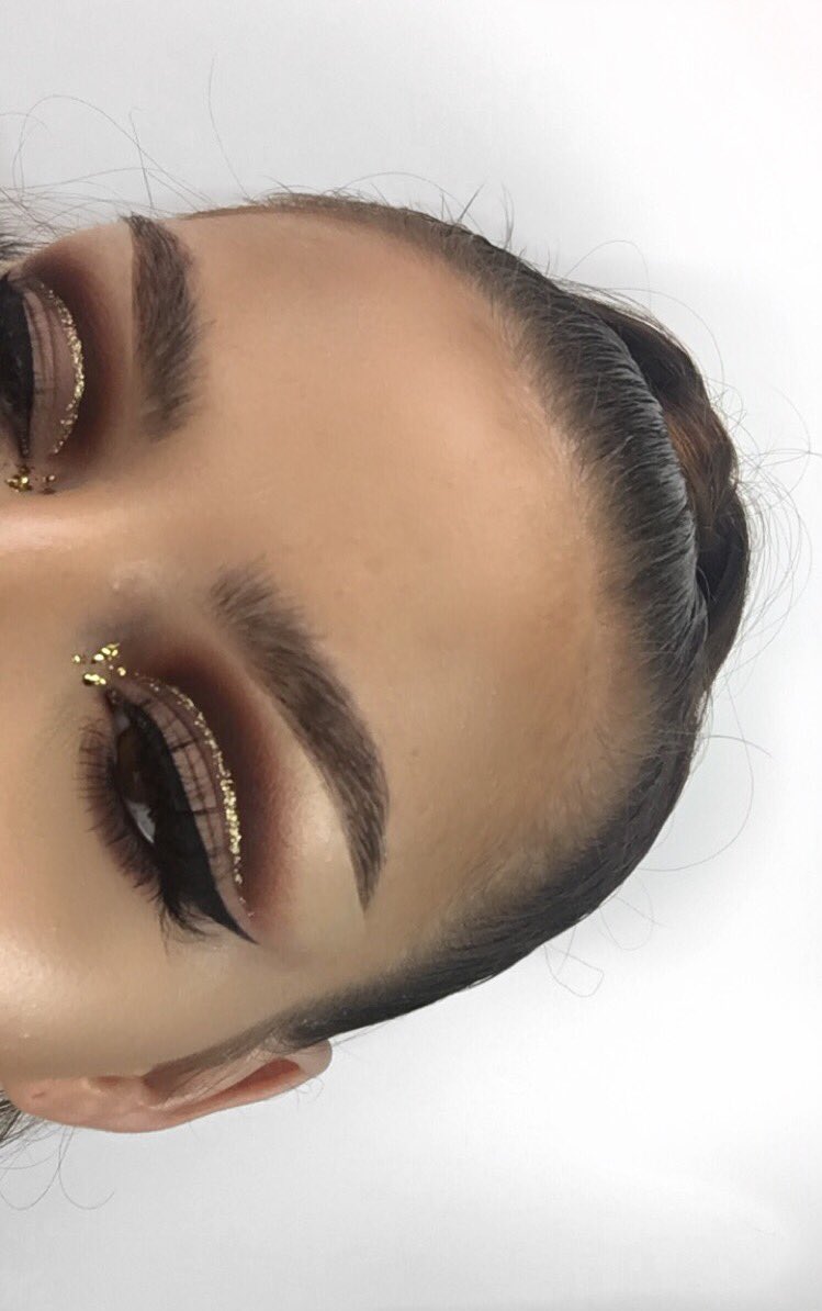 shelbytriglia's tweet photo. Bronzed goddess ✨ https://t.co/NkUHWRDLvc