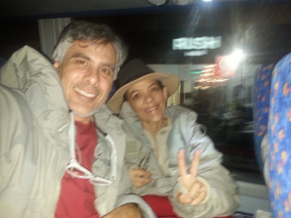 LondonAARW_'s tweet photo. Reir :-)es un sentimiento hermoso,
llamado, ALEGRIA
El pasado solo se visita para 
re-vivir la Felicidad que da reir https://t.co/iL5WEFrsfZ