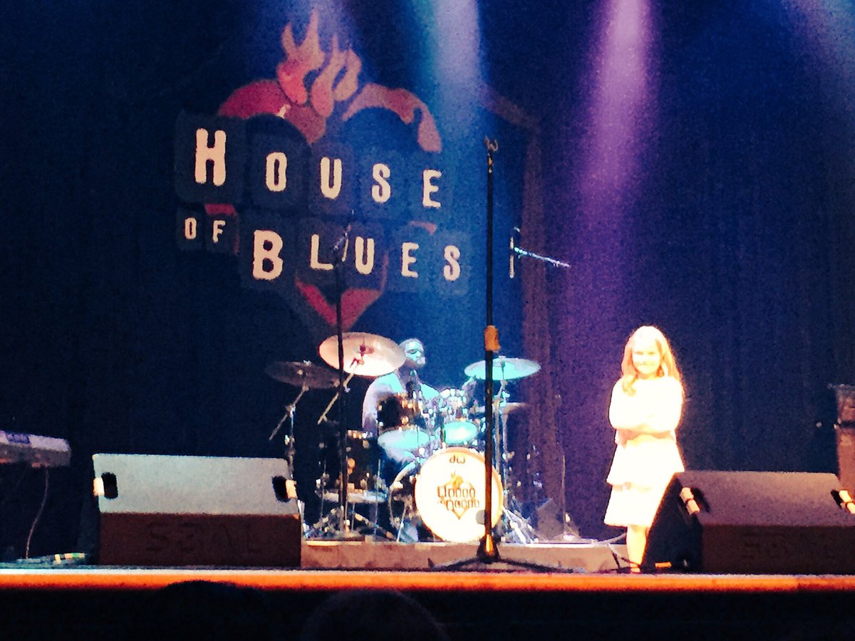 nilesowl's tweet photo. My girl rockin' it at #houseofblues #houston #gospel brunch @Houseof_Blues 😍 https://t.co/U0c2opYYUU