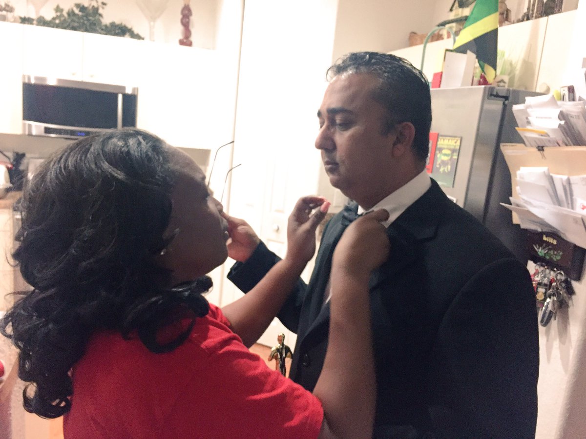 Reggae_Beauty's tweet photo. My mom made my dad dress up and presented him with the "Best Husband" Oscar 😂 
I want to be this extra as a wife 😂😍 https://t.co/AJXJR6X3a1