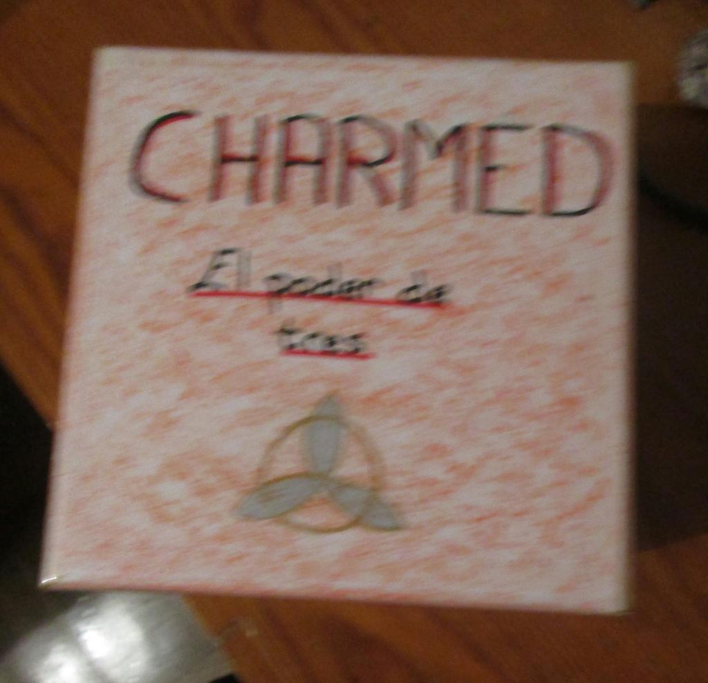 CharmedPerSempe's tweet photo. This is something I create, a #charmedbox
#ownCraft #Madebyme 
#MyCharmedCollection 
(Sorry for the pictures... bit blurry)
#part1 https://t.co/Xz54BprJn1